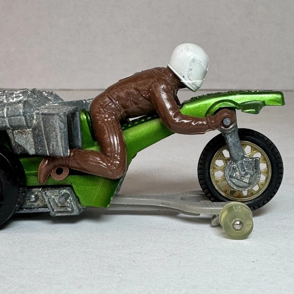 Hot Wheels Rrrumblers ROAMIN CANDLE Green With Brown Rider Near Mint - Image 2 of 4