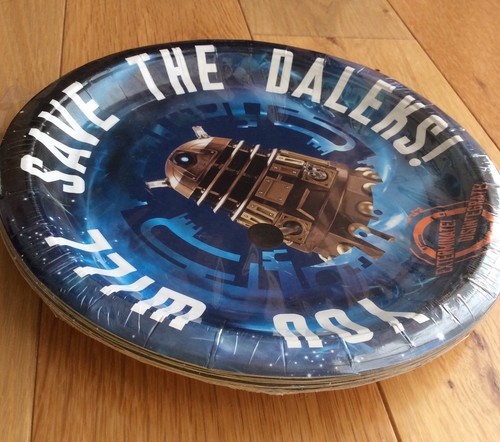 DOCTOR WHO DALEK TARDIS Party Pack / Kit- 24 Plates, 20 Napkins 50 Cupcake Cases - Picture 4 of 12