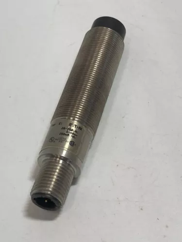CUTLER HAMMER E57LAL18A2EA PROXIMITY SENSOR 3 PIN 20-250VAC 8MM SENSING 250MA