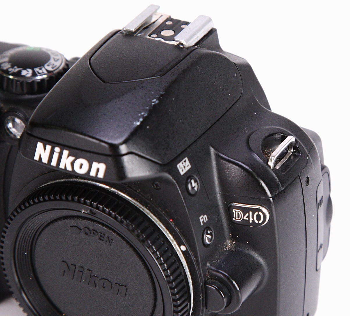 Nikon D40 DSLR Camera Body Only Boxed Nikon ENEL9 Battery & MH23