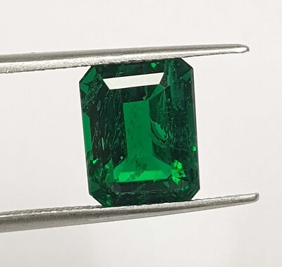 11.3X8.7 MMFLAWLESS GRADE 5.23Ct 100% Natural Green Zambian Emerald Loose Gems
