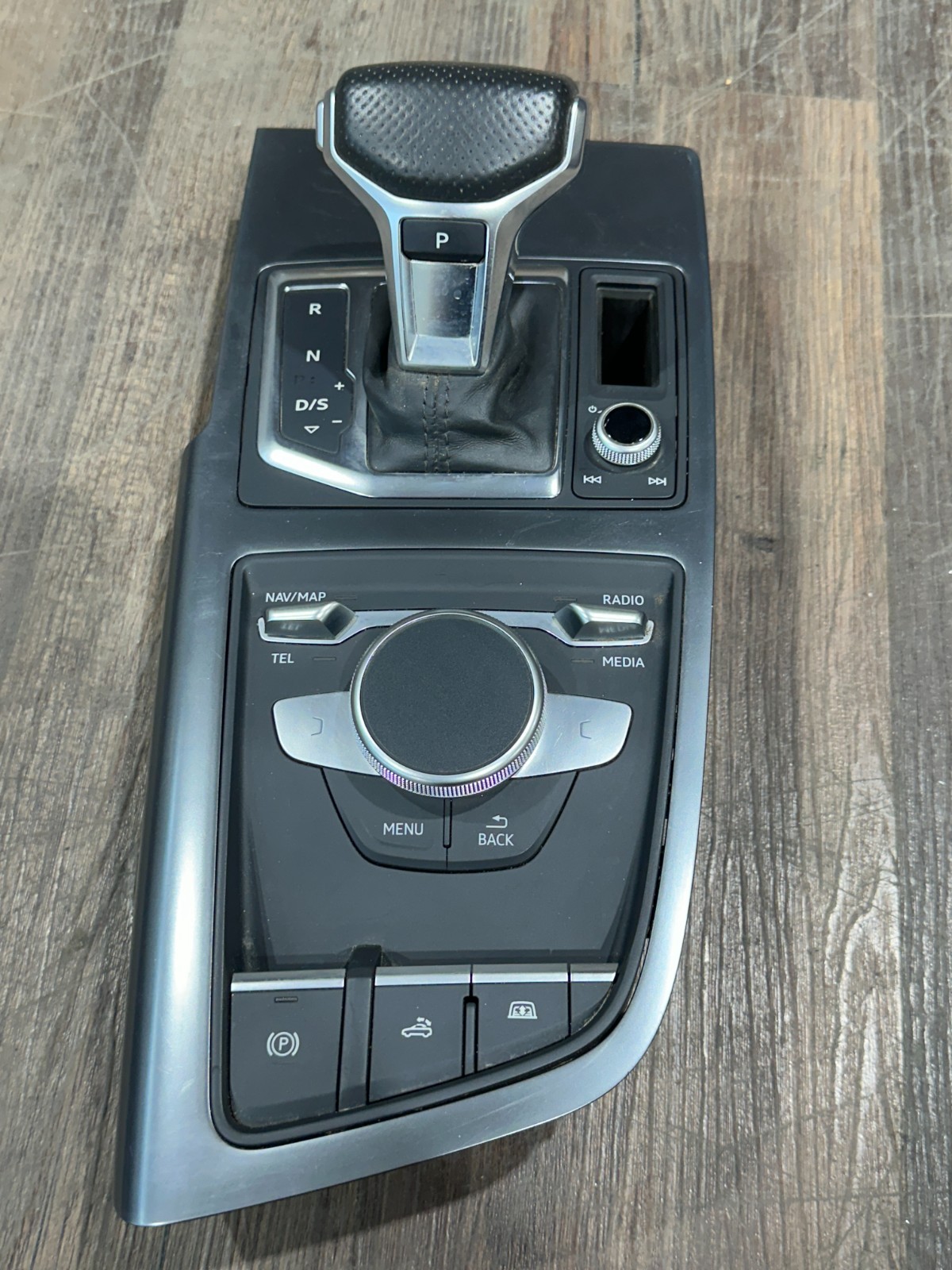 Audi R8 2012-2015 Center console