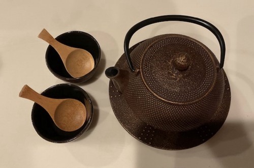 Teavana cast iron tea kettle with 2 cup set