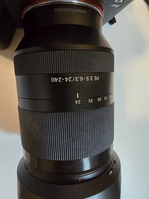 Sony FE 24-240mm f/3.5-6.3 OSS Lens SEL24240   Excellent Condition   Full Frame