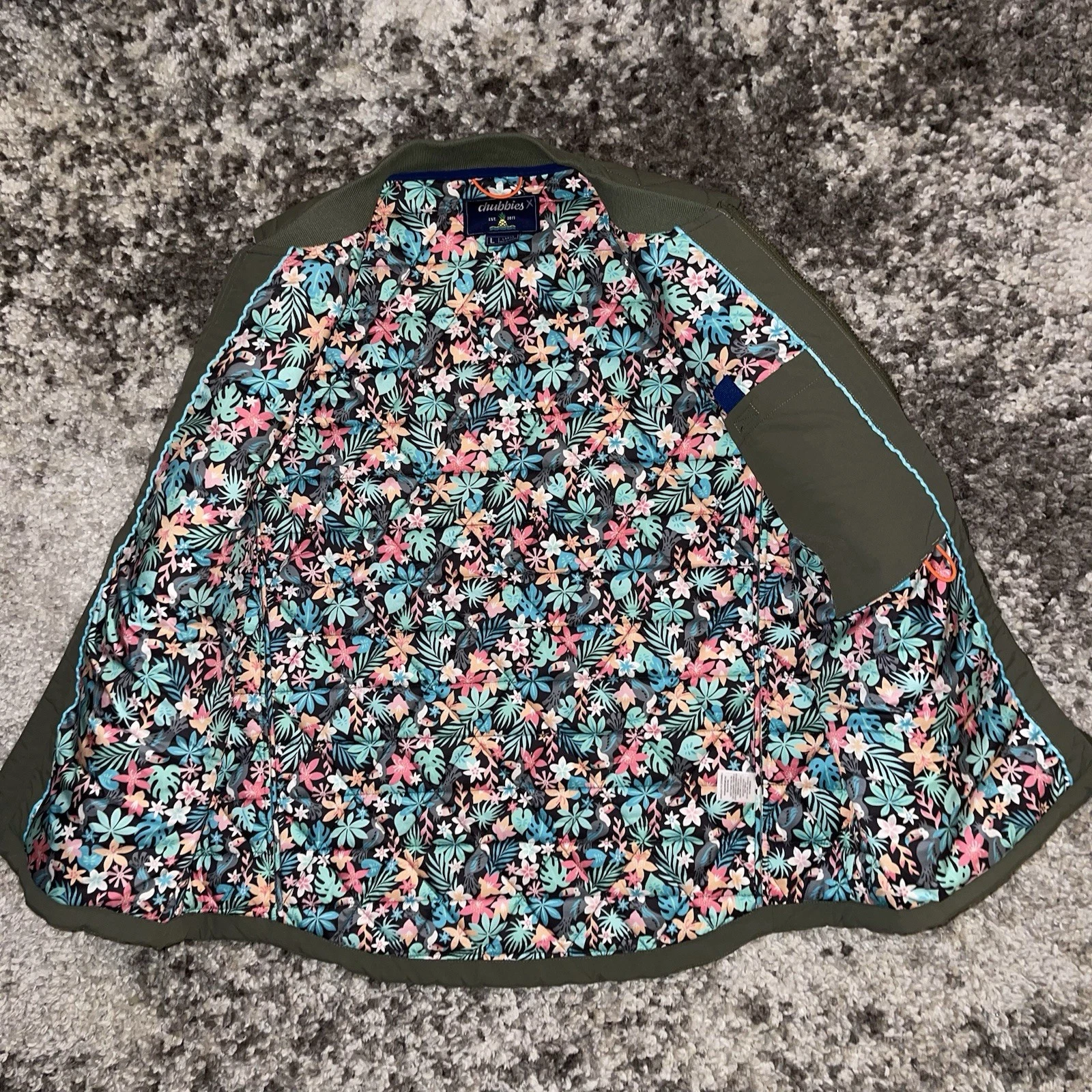 Chubbies Forest Florist Quilted Vest Men’s Large Olive Green Floral Line EUC image 3