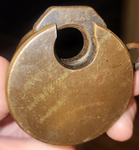 ANTIQUE CHAMPION 6 LEVER BRASS BRONZE PANCAKE PADLOCK LOCK NO KEY - Picture 4 of 6