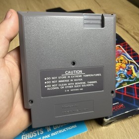 Ghosts 'n Goblins Hangtab 5 Screw Nintendo NES Complete in Box CIB