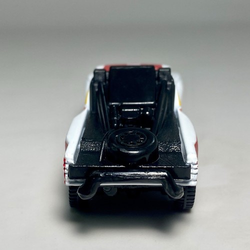 Maisto Toyota SR5 Pickup Truck & JL Open Car Trailer 1:64 Diecast Lot White - Picture 9 of 18