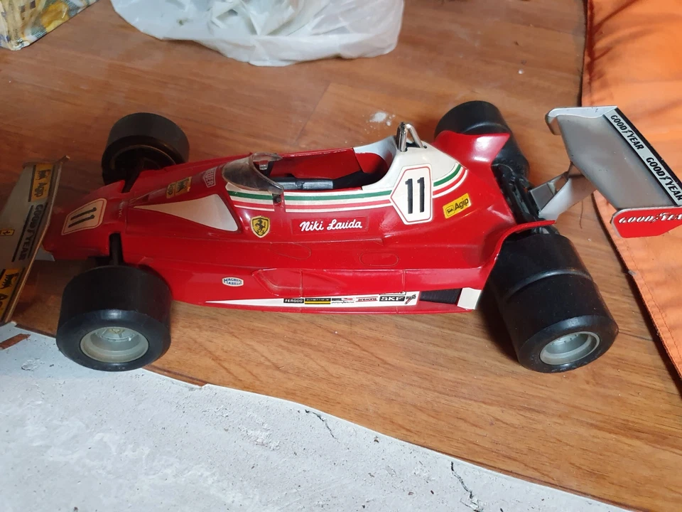 Polistil 1:16 F1 Ferrari 312 T2 / T6 #11, Niky Lauda 1977 six wheels 6 ruote GG4 - Immagine 2 di 3