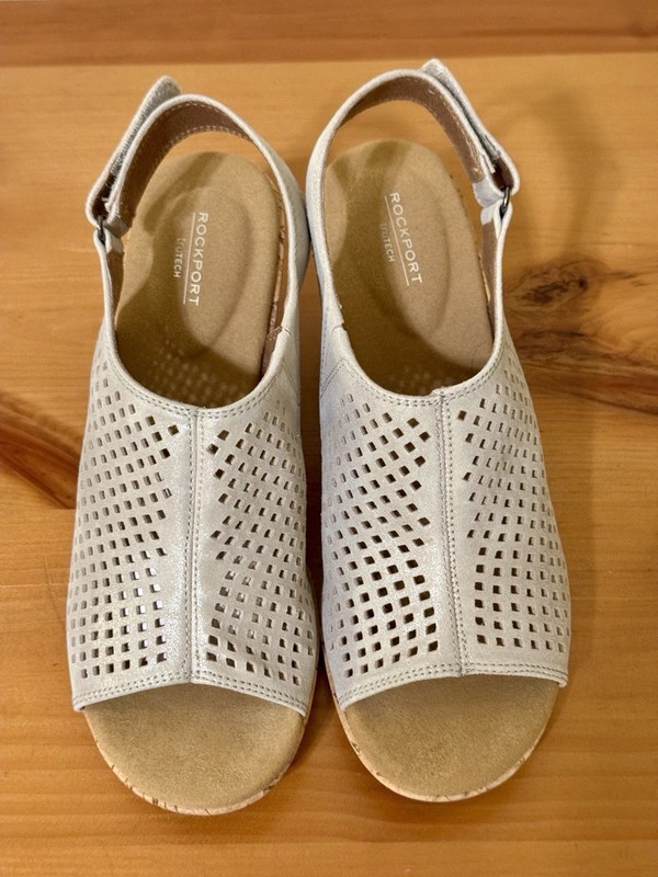 ROCKPORT Women's Peep Toe Wedge Sandals. Sling Back. Light Gray. Size 9
