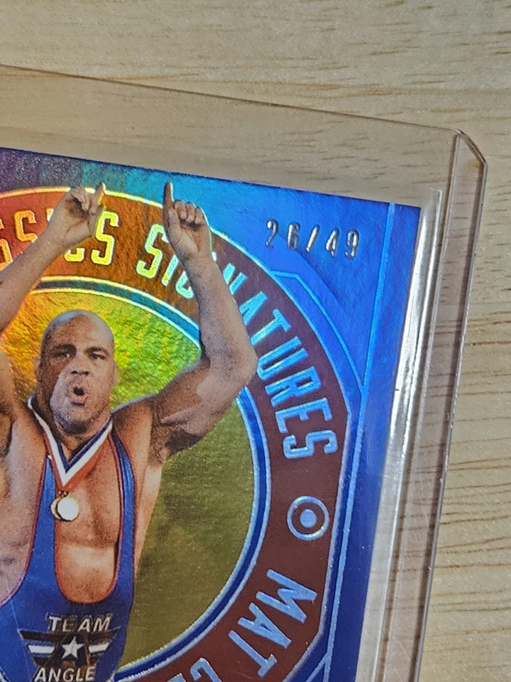 Alfombra Kurt Angle 2025 Panini Combat Anthology Classics Signatures azul automático/49 Foto 4 de 4