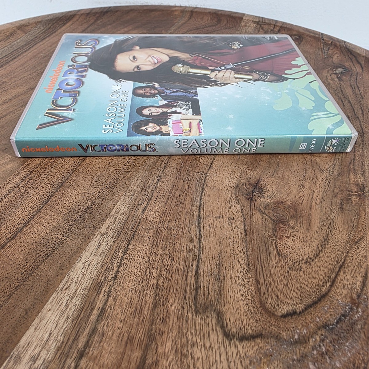 Nickelodeon Victorious Season One Volume One DVD 2011 Free
