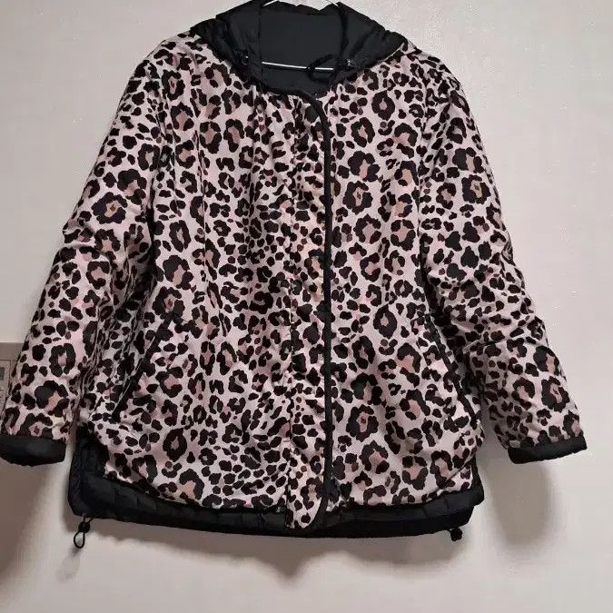 Leopard Pattern Hooded Puffer Jacket - Size 100 - image 8