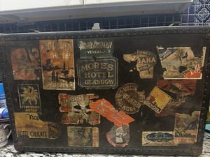 STEAMER TRUNK TRAIN CAR LUGGAGE 1900s TRAVEL STICKERS 9x17x29”