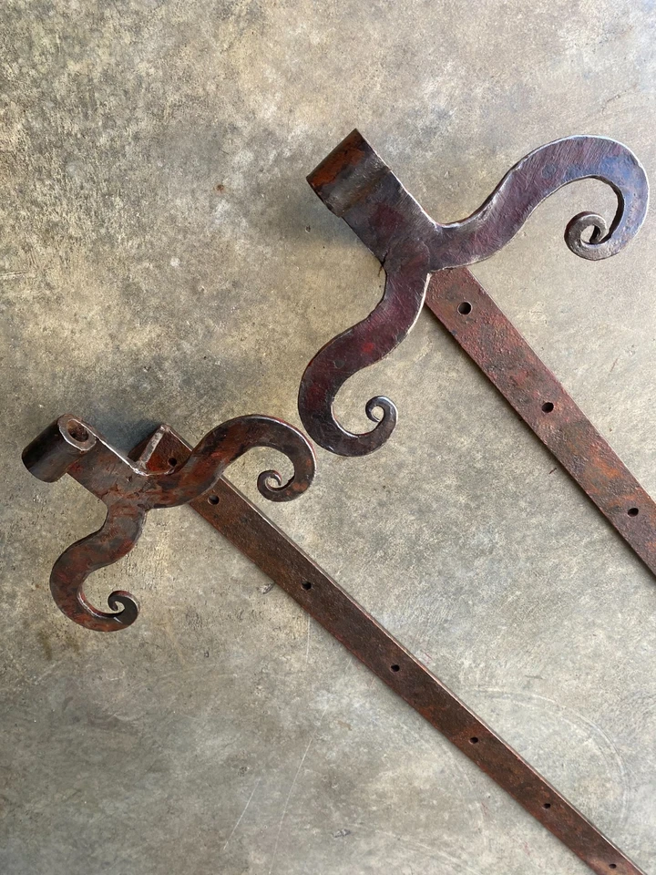 Anciennes pentures moustache 104,5 cm env. en fer forgé, ferrures charnières - Photo 3/4