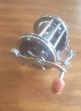 Vintage Penn Senator 3/0 Conventional Game Saltwater Fishing Reel USA Rod Clamps