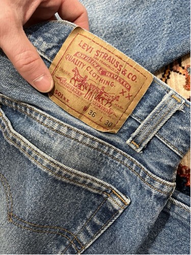 Jeans vintage anni 90 Levi’s 501 dritto sbiadito blu denim 36x30 made in USA grunge - Foto 6 di 11