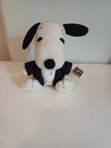 Vintage Snoopy Plush Metlife Peanuts Soft Toy 2011 Very Good Condition
