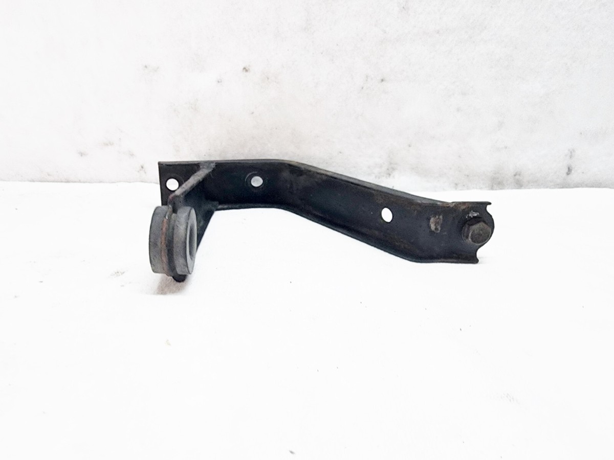 1990 - 1993 KAWASAKI NINJA ZX11 OEM OIL COOLER BRACKET MOUNT ZX11C