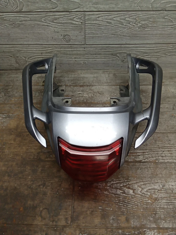 2005 05 2004-2010 Yamaha FZ6 Fazer 600 Rear Back Tail Light Grab Bar Assembly - Image 2 of 4