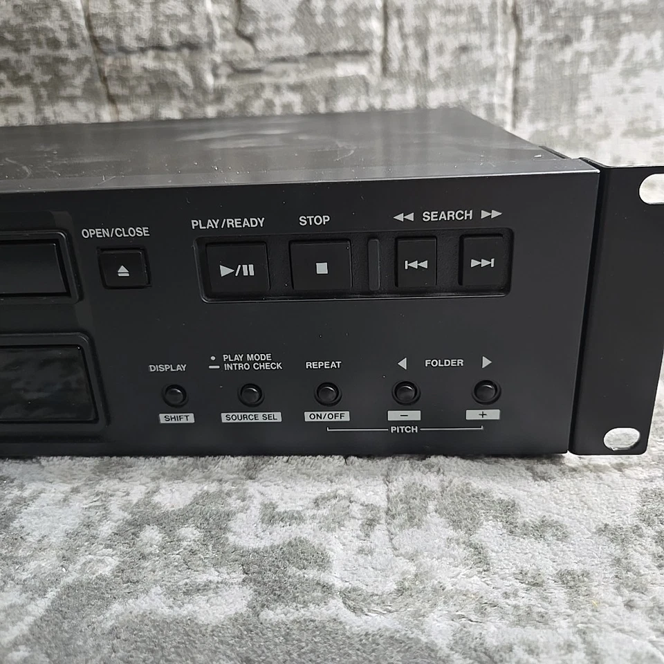 TASCAM CD-200i 专业 CD 播放器 30 针 iPod 底座 — 第 3/4 张图片