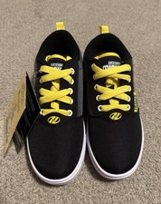 Heelys Minion Sneakers Size 3 Youth brand new