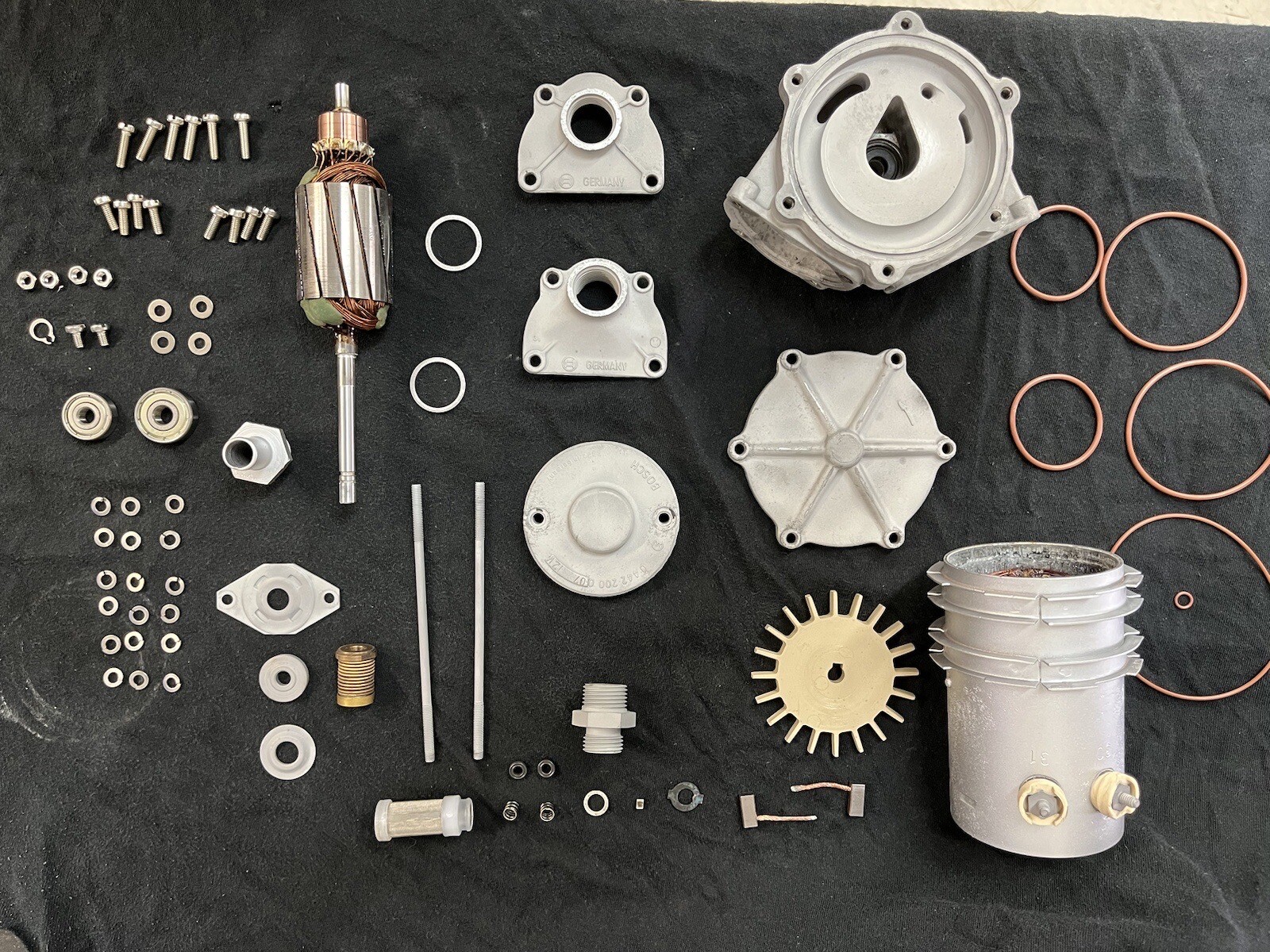 Bosch MERCEDES W108 W111 W113 LONG STYLE FUEL PUMP REBUILT  