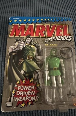 Toy Biz Marvel Super Heroes Dr. Doom Power Driven Weapons New On Card Rare