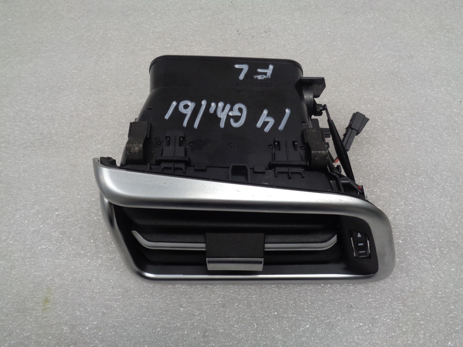 14-17 Maserati Ghibli Front Left Driver Side Dashboard AC Air Vent OEM AK2308292