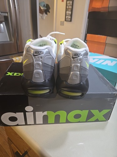 Taglia 13 Nike Air Max 95 OG 2015 Neon ๐ฉถ๐ค๐15 NUOVE R U FIN KDIN ME?!๐๐ค๐ฉถ - Foto 4 di 21