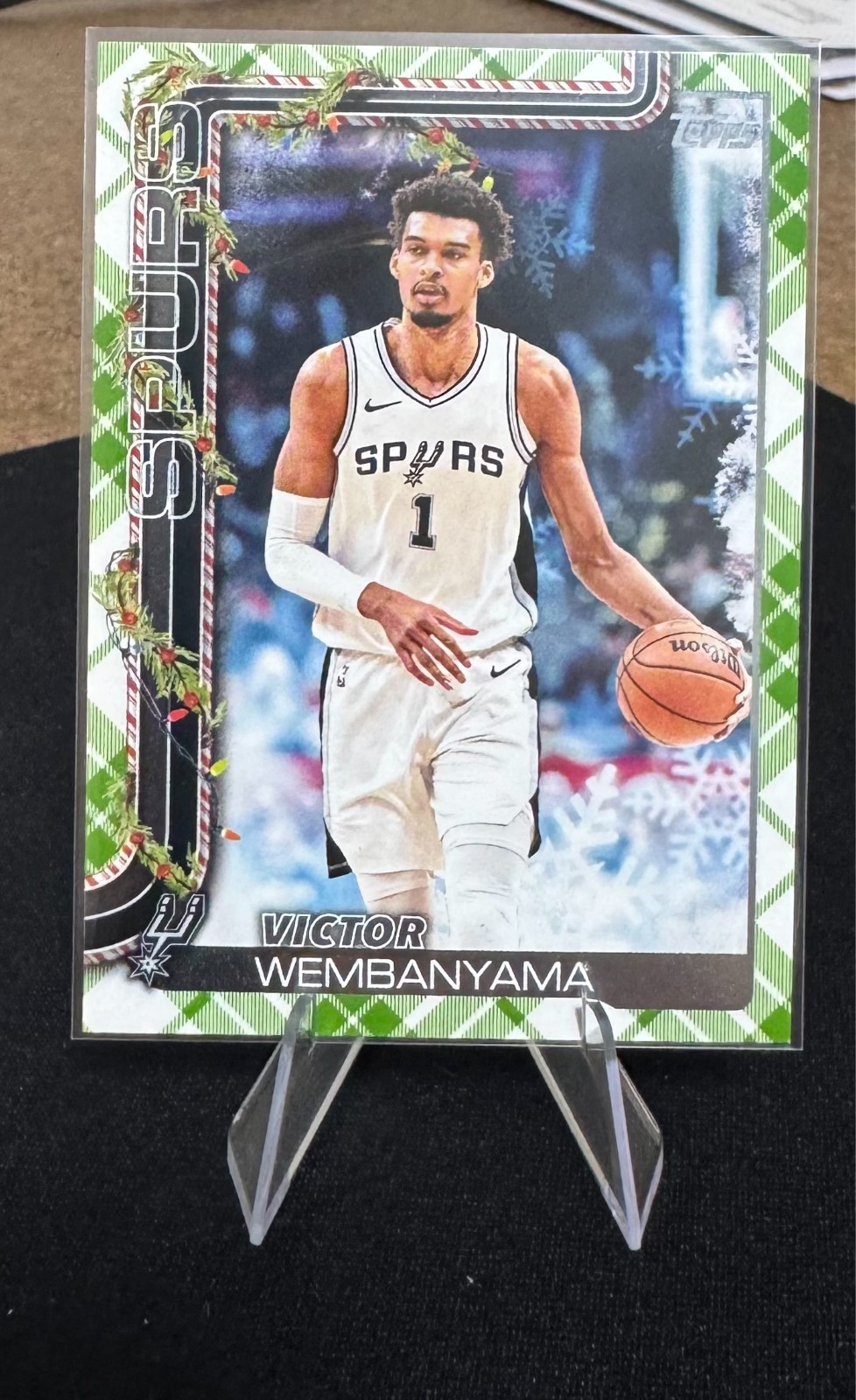 2025-26 Topps Holiday Basketball Victor Wembanyama #H156 Plaid Parallel Spurs