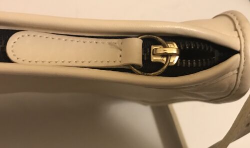 Vintage Coach Ivory Leather Mitchell Crossbody Handbag Purse 9938 - Picture 7 of 14
