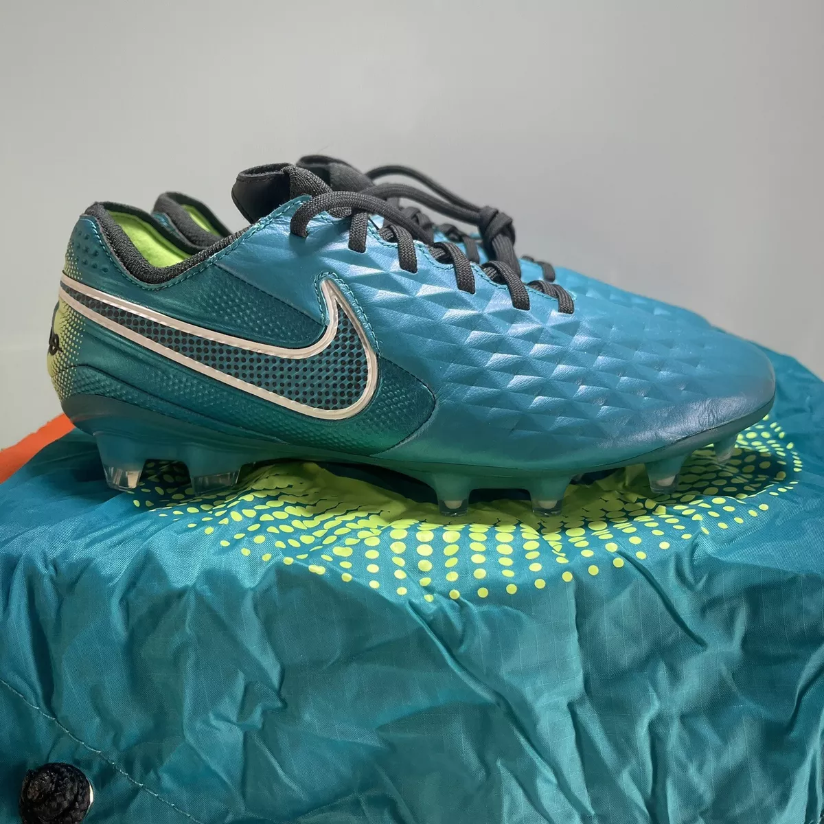 Nike tempo hotsell 8