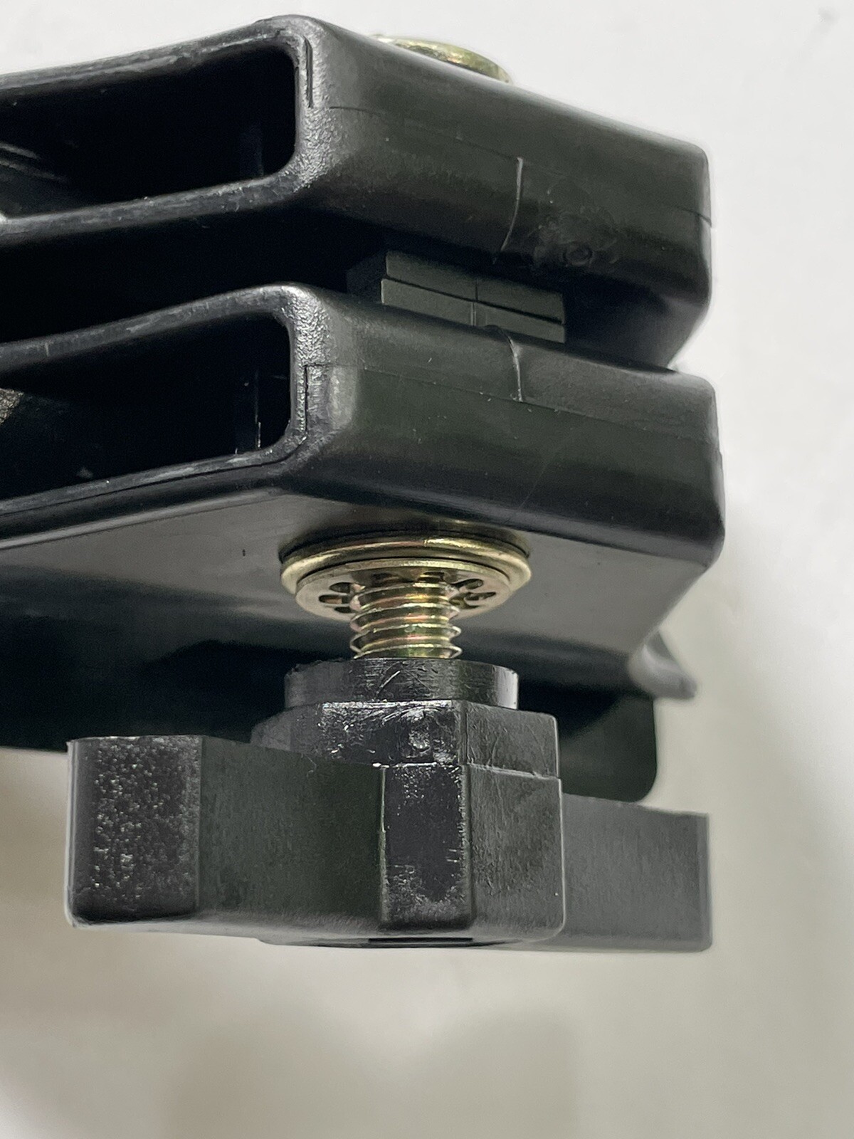Yakima 1A RainGutter Towers + Yakima Gunwale Brackets + Yakima 7B Cable L 👀K