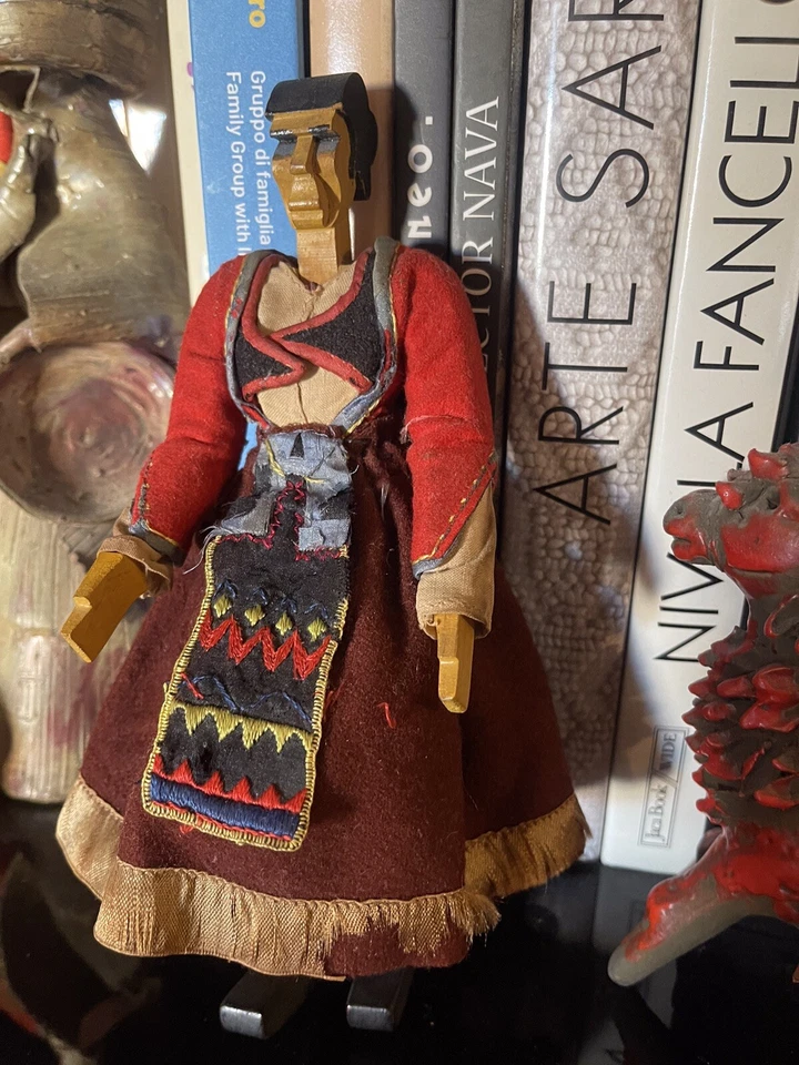 Eugenio Tavolara Bambola Zia Sarda Legno panno Lenci Costume Nuoro Sardegna 900 - Immagine 2 di 4