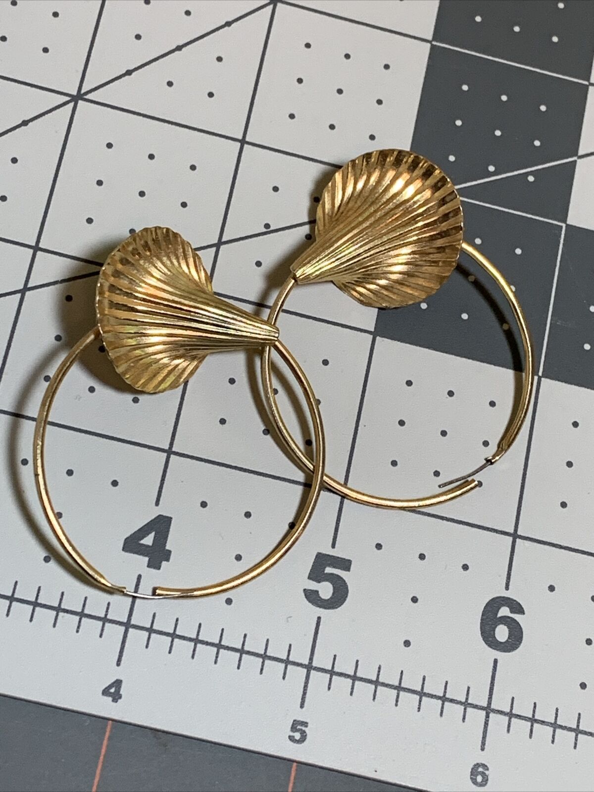 Vintage Hoops Faux Pearl Flower Gold Tone Pierced… - image 5
