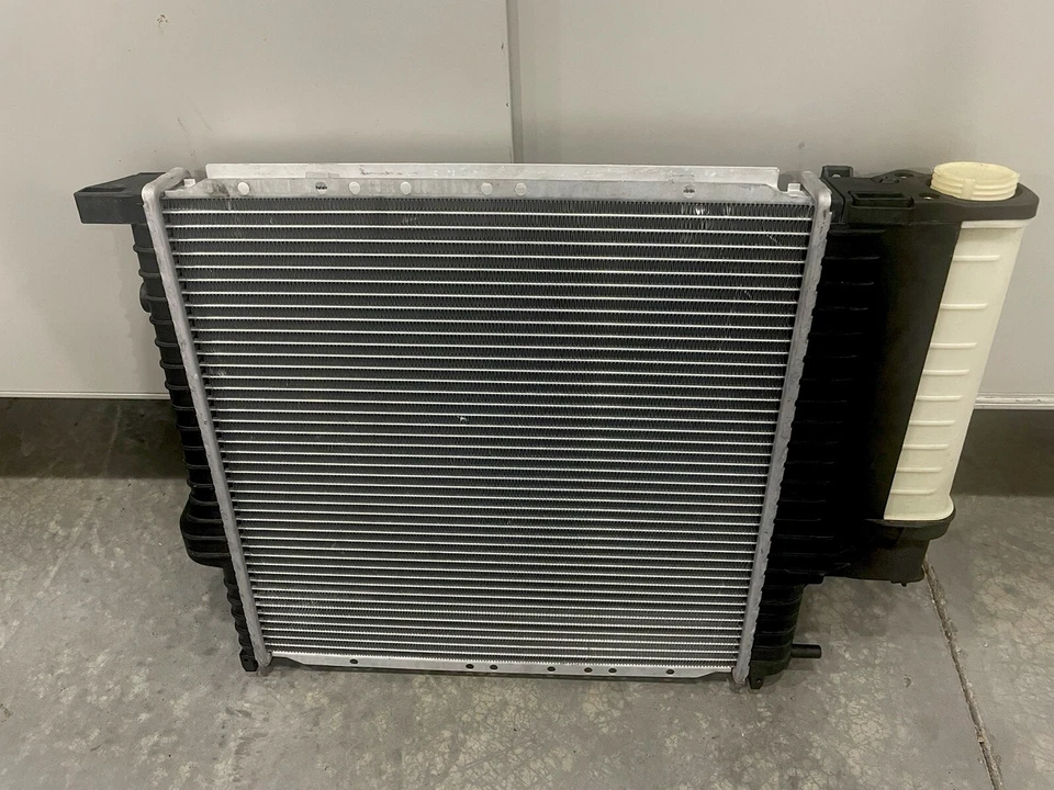 1996-2002 BMW Z3 ROADSTER E36/7 ~ RADIADOR ~ 17111728907 - Imagem 3 de 4