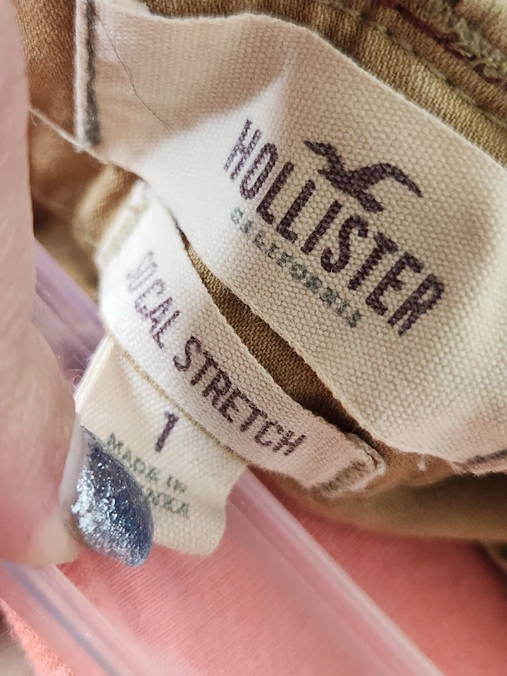 Vintage Hollister Women's Khaki Shorts Size 1 and Gold/Brown Shiny Belt - Image 4 of 4