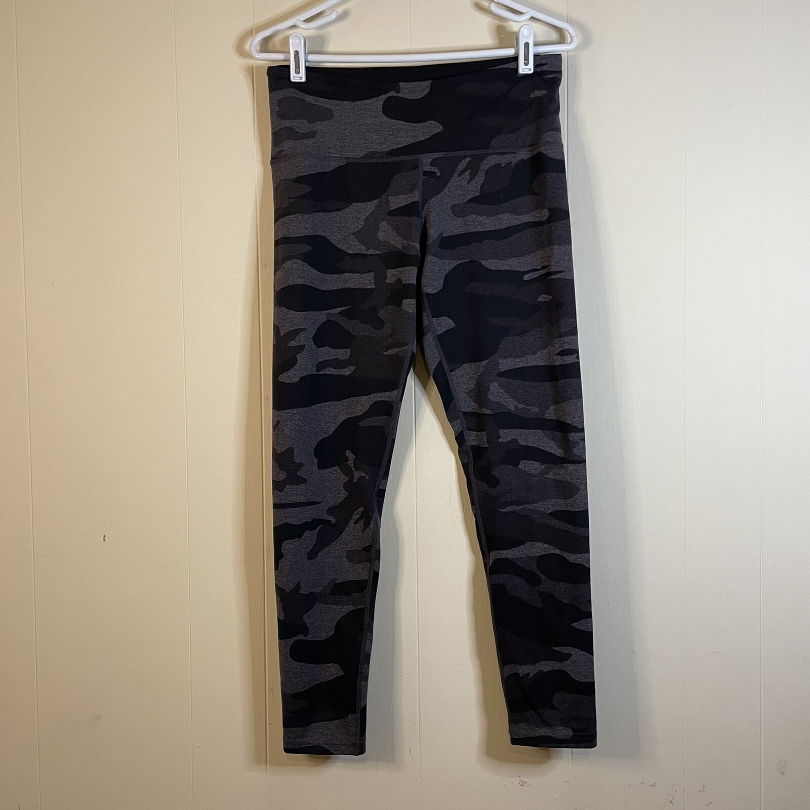 TUFF ATHLETICS CAMO PRINT 7/8 LEGGINGS 