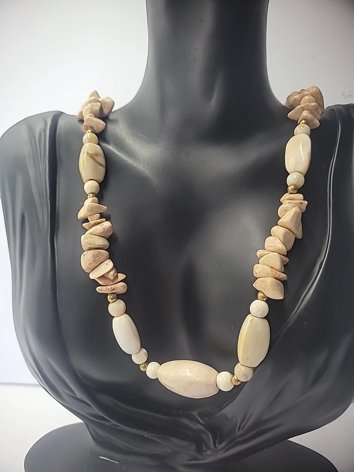 Collar Vintage Piedra Cuentas Chip Beige Tostado Joyería Disfraz Foto 4 de 4
