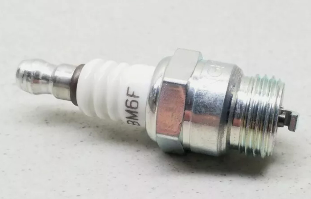 NEW GENUINE NGK Standard Spark Plug BM6F #6221 QTY-5 for ATV Snowmobile