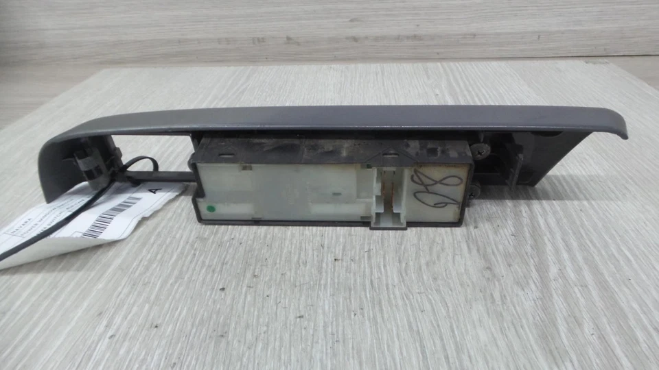 NISSAN NAVARA POWER WINDOW SWITCH D22, RH FRONT (MASTER SWITCH), 4DR TYPE, W/ CE - image 3 of 4