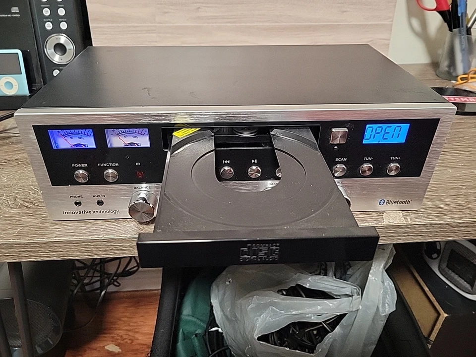 Bluetooth CD Player Stereo Receiver von Innovative Technology - Bild 3 von 4