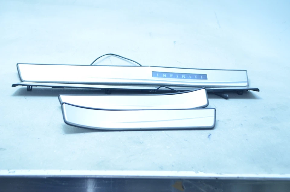 11-13 INFINITI M37 JUEGO DE 4 MOLDURAS DE UMBRAL DE PUERTA DELANTERA / TRASERA IZQUIERDA / DERECHA OEM Foto 3 de 4