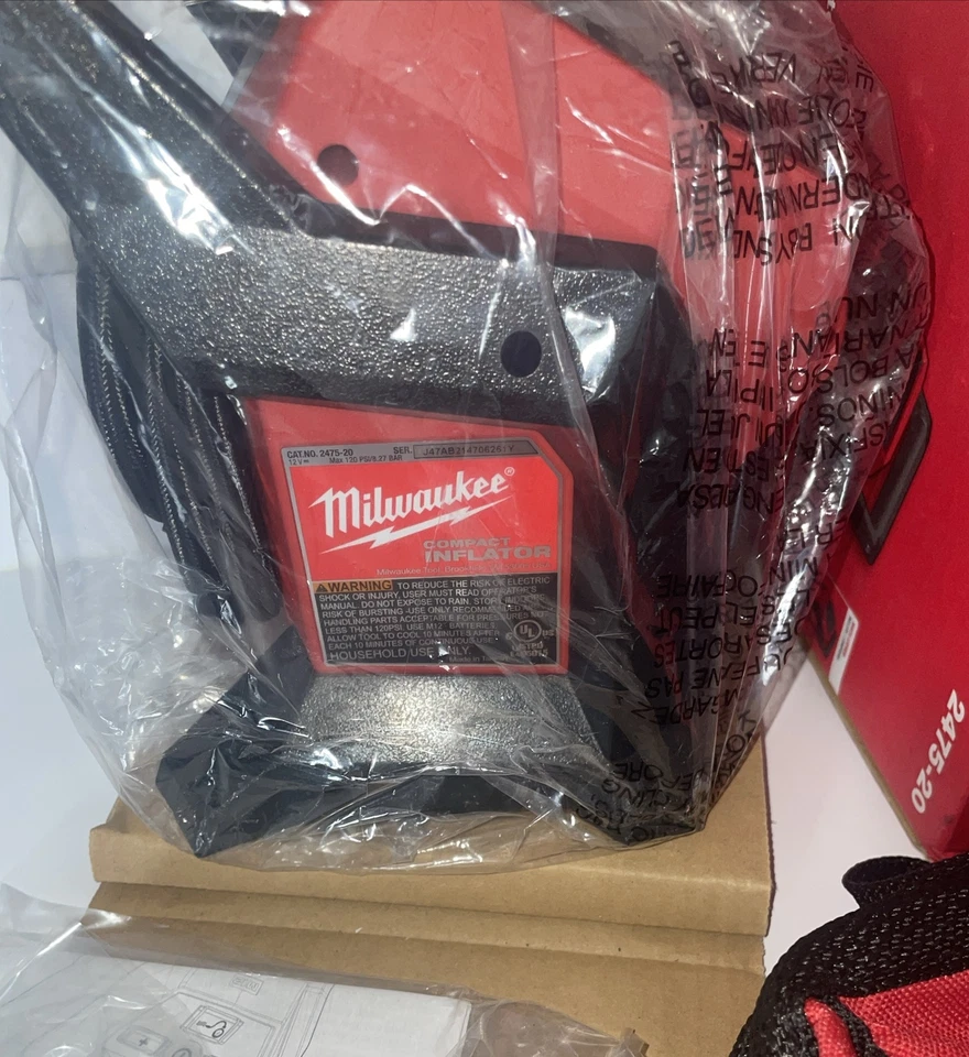 Inflador compacto ajustable Milwaukee 2475-20 M12 caja abierta con cargador adicional y bolsa Foto 3 de 4