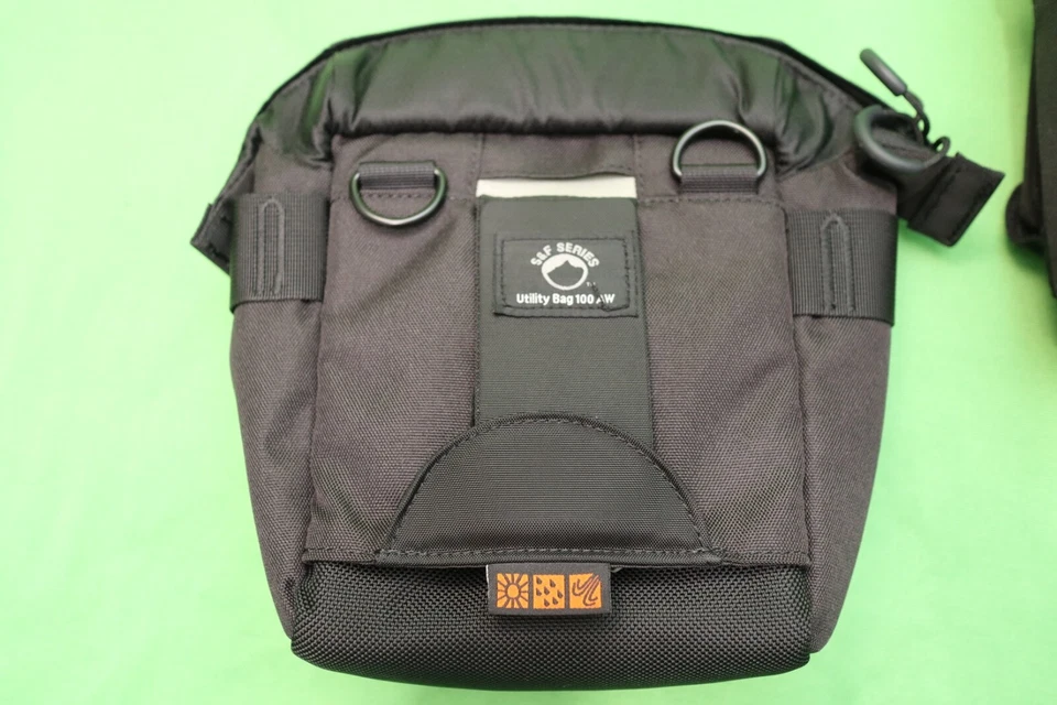 Lowepro S&F Deluxe Technical Belt Size S/M With 3 Pouches - Image 2 of 4