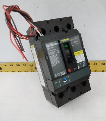 SQUARE D 250 AMP CIRCUIT BREAKER W/ AUX & UV 500 VDC 3 POLE  JGL37250D82AAUO