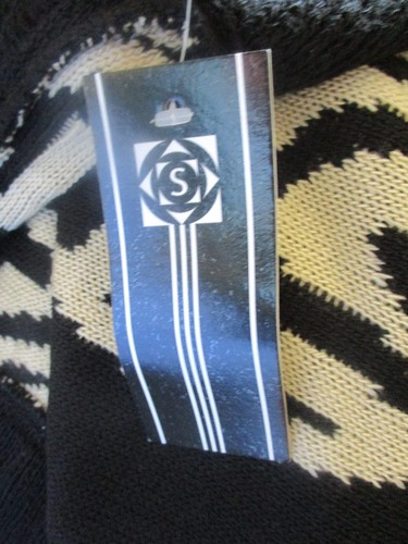 Warm shawlwrap- black/beige pattern with flounced edges - Picture 7 of 8