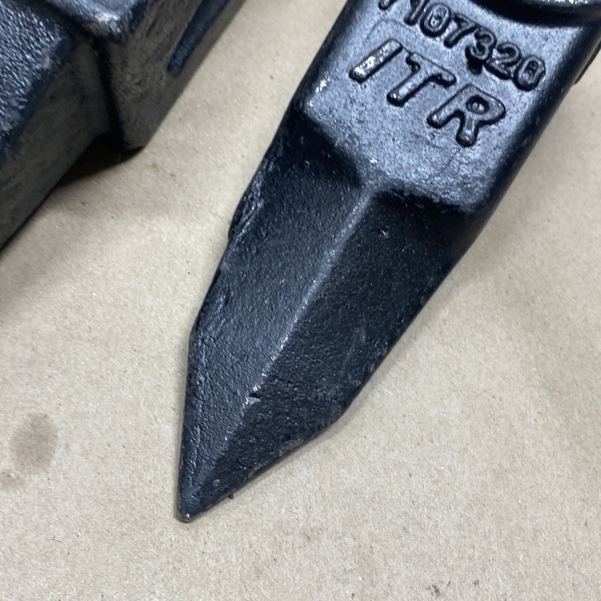 1 - Bobcat Style Mini Ex, Skid Bucket Shank, Rock Tooth - 7107324