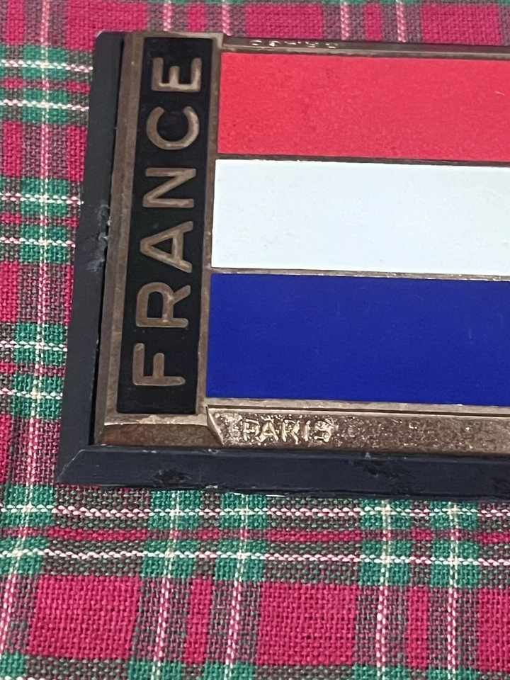 Insignia coche drago años 50 original Francia 220 compuesto duro Foto 3 de 4